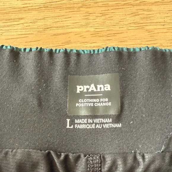 Prana Black and Teal Athletic Skirt - Picture 2 of 6